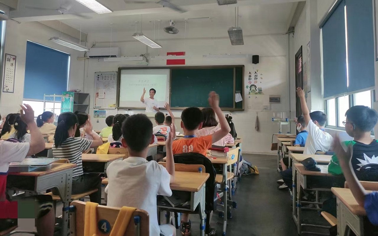 苍溪冯家小学